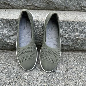 NEW Clark’s slip on Cloudsteppers